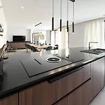 Uccelli Modern 5 Etoiles With Heated Pool For 12 People Villa