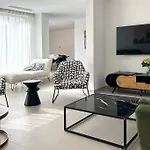 Uccelli Modern 5 Etoiles With Heated Pool For 12 People *