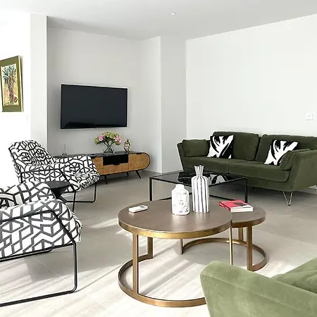Uccelli Modern 5 Etoiles With Heated Pool For 12 People