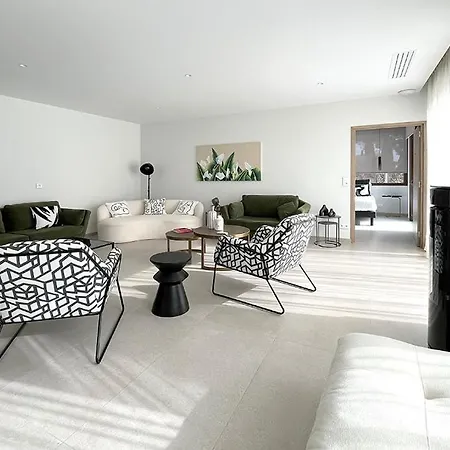 Uccelli Modern 5 Etoiles With Heated Pool For 12 People