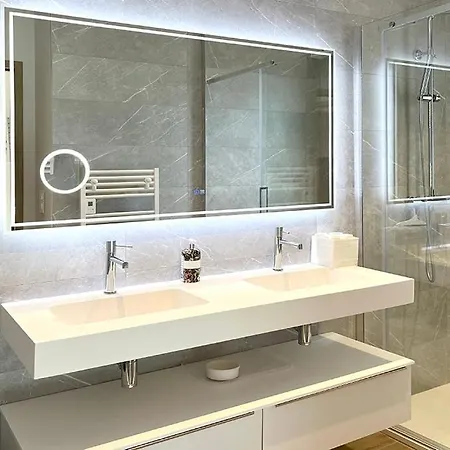 Uccelli Modern 5 Etoiles With Heated Pool For 12 People ヴィラ